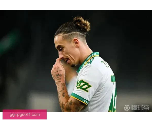 摩根·罗杰斯在维拉赛季表现突出成功入选英格兰国家队集训大名单