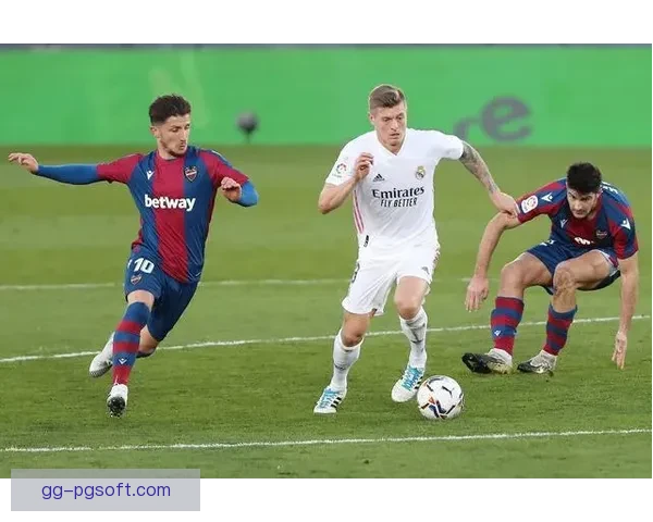 皇马确认米利唐伤愈复出重返赛场 巴西国家队最新名单迎来后防核心回归